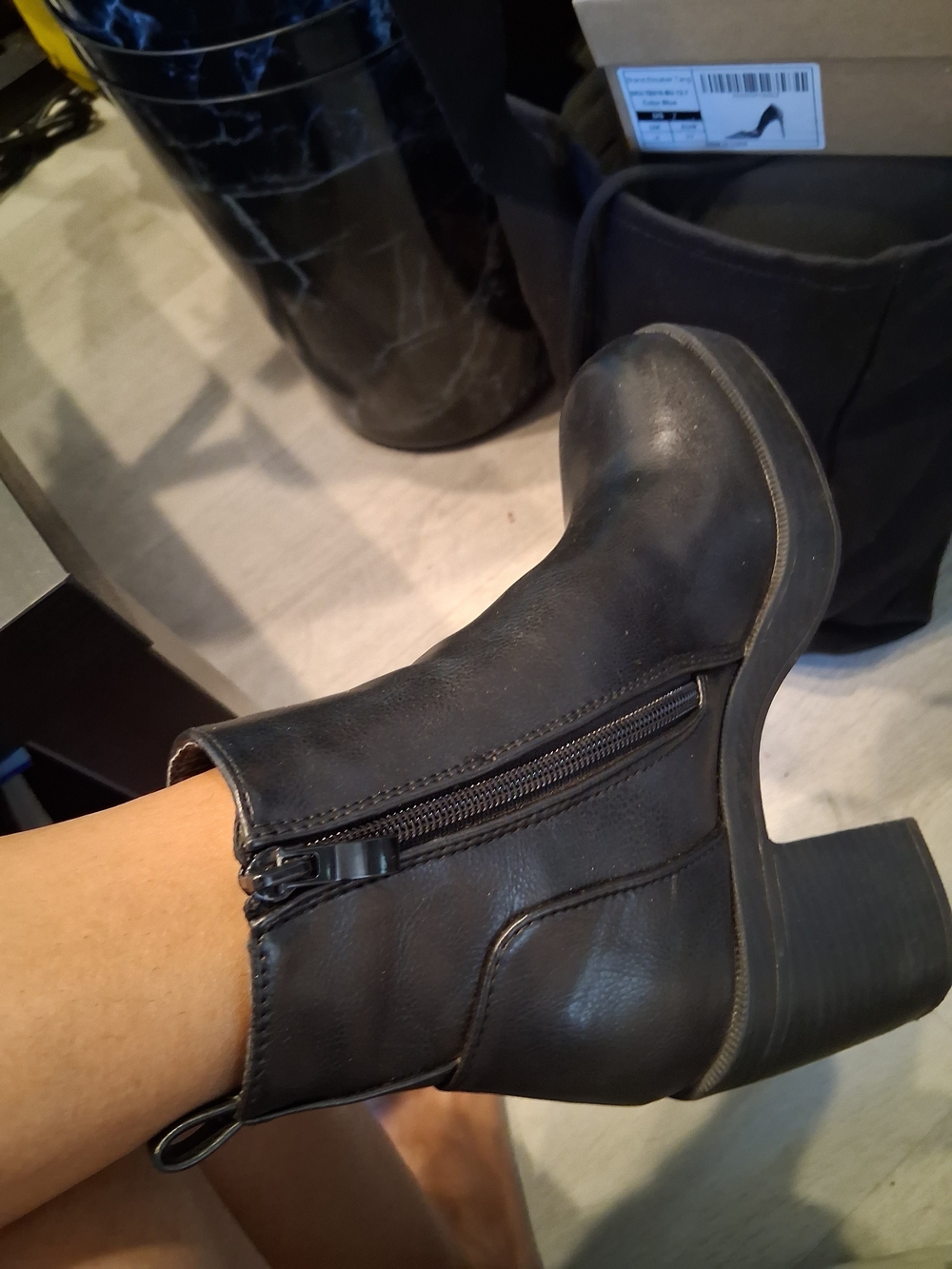 TOP Moda Black Leather Side-Zip Ankle Booties